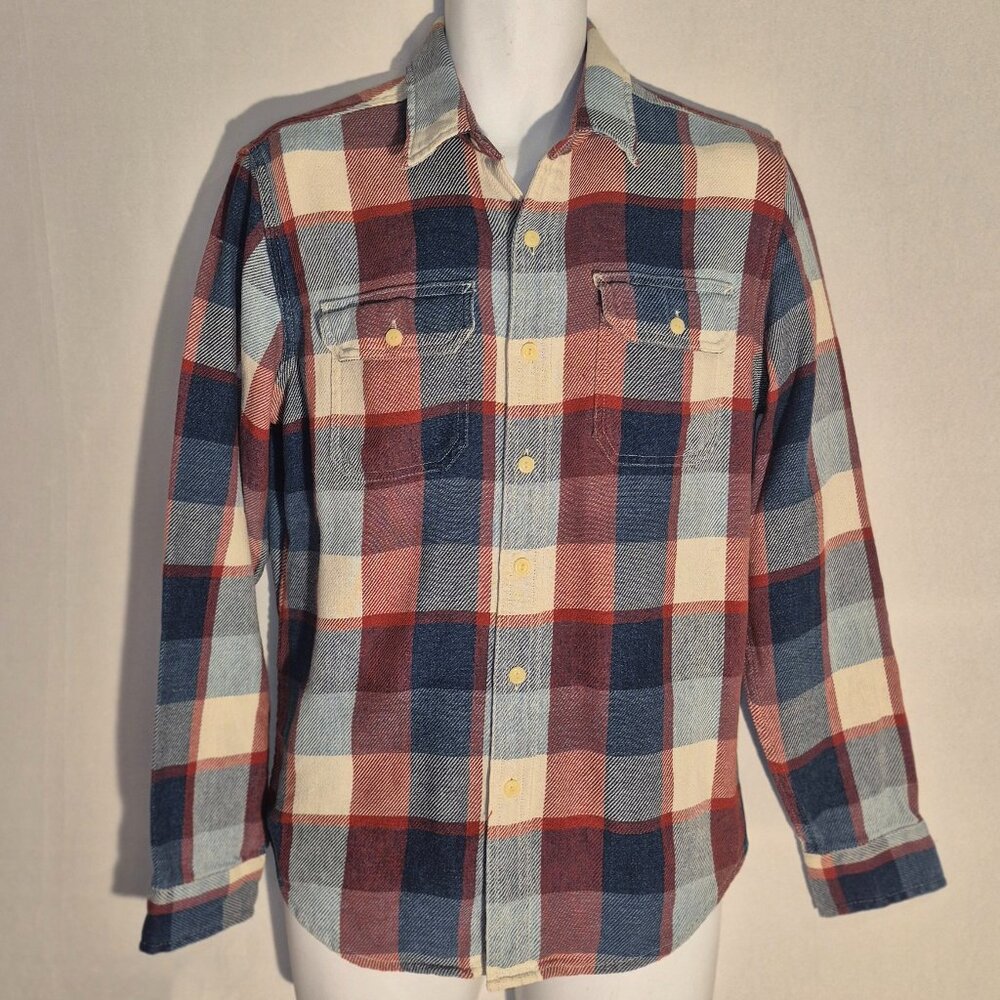 American Eagle Indigo flannel shirt with pockets, checkered design in size MED.